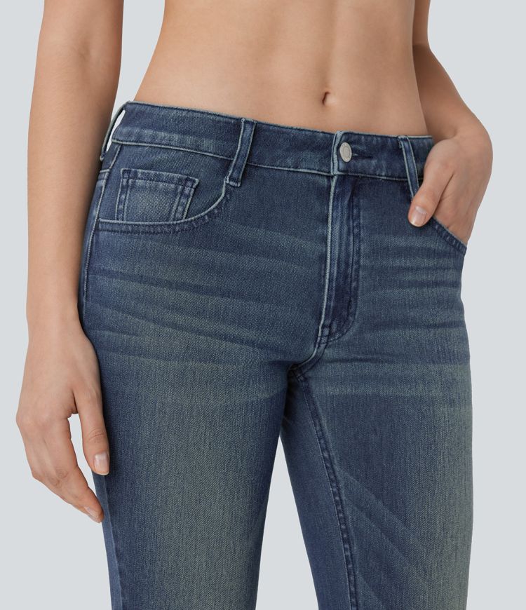 ColaFlex™ Denim Low - Jean évasé décontracté délavé en denim extensible, taille basse et poches multiples.